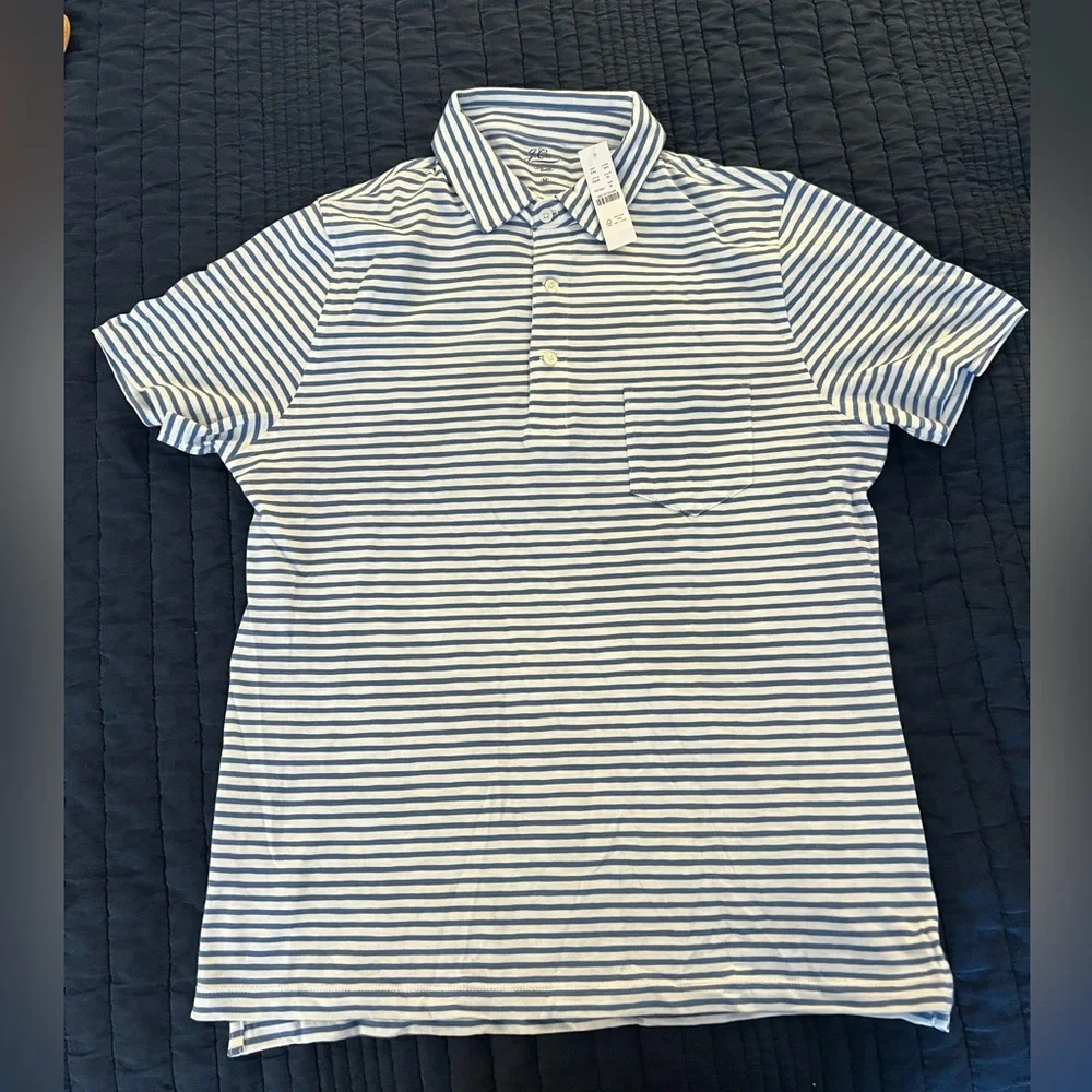I. Crew polo with pocket NWT size medium - Picture 2 of 3